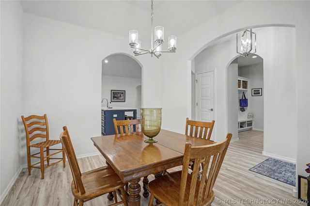 1905 W Huntsville Place, Broken Arrow, OK 74011