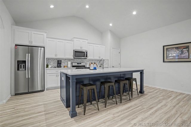 1905 W Huntsville Place, Broken Arrow, OK 74011