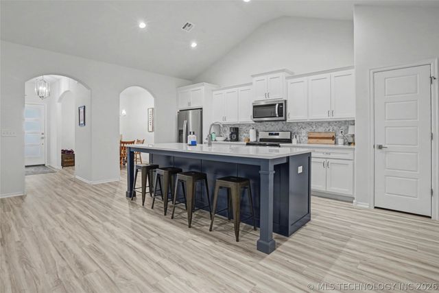 1905 W Huntsville Place, Broken Arrow, OK 74011