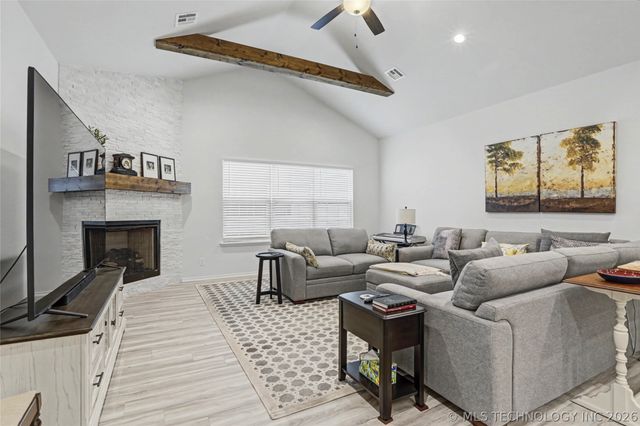 1905 W Huntsville Place, Broken Arrow, OK 74011