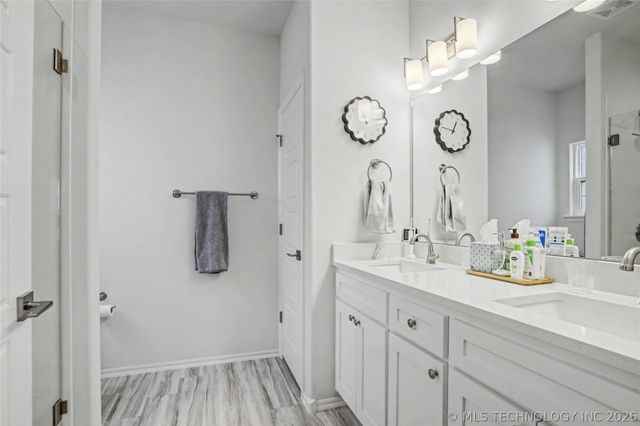 1905 W Huntsville Place, Broken Arrow, OK 74011