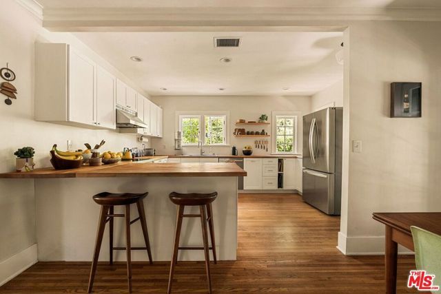 1788 N Los Robles Avenue, Pasadena, CA 91104