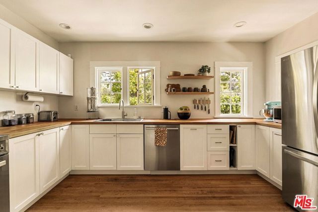 1788 N Los Robles Avenue, Pasadena, CA 91104