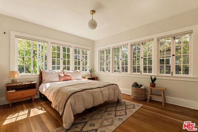 1788 N Los Robles Avenue, Pasadena, CA 91104