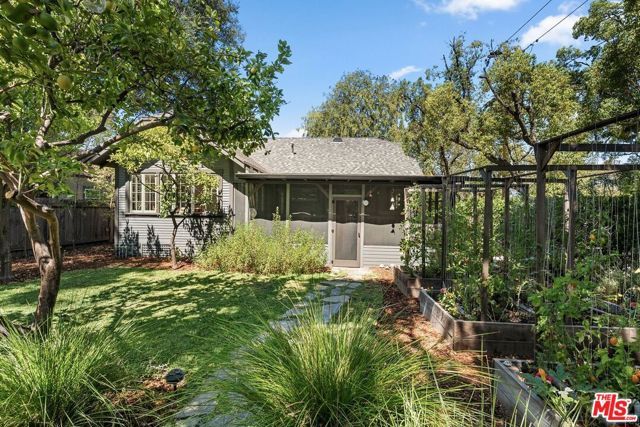 1788 N Los Robles Avenue, Pasadena, CA 91104