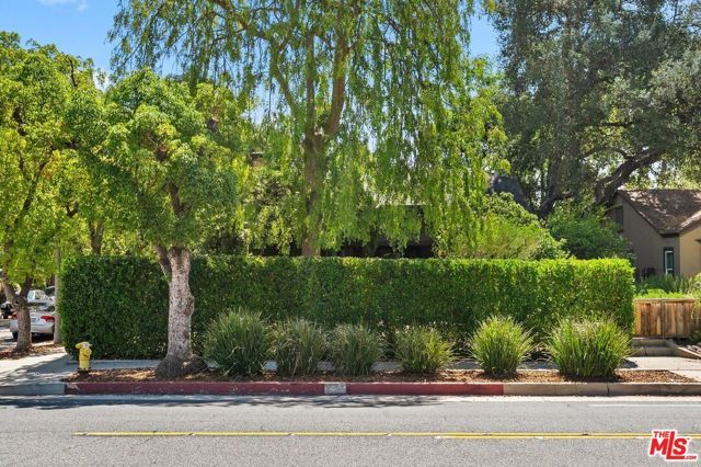 1788 N Los Robles Avenue, Pasadena, CA 91104