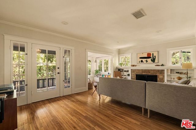 1788 N Los Robles Avenue, Pasadena, CA 91104