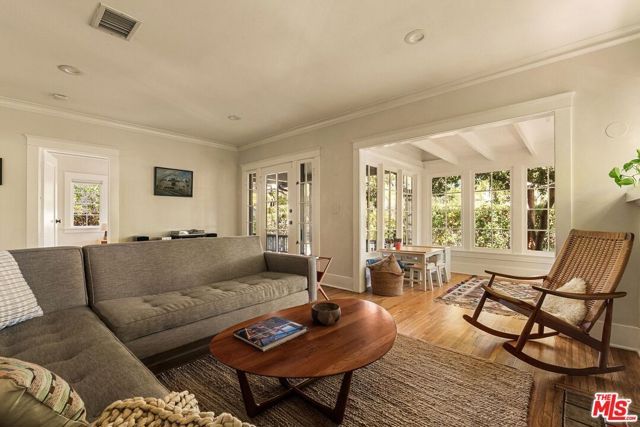 1788 N Los Robles Avenue, Pasadena, CA 91104