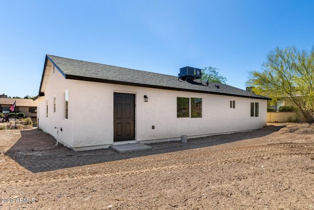 11506 W MISSOURI Avenue, Youngtown, AZ 85363