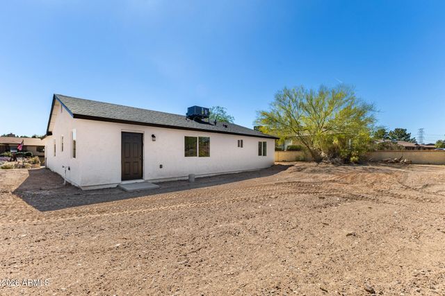 11506 W MISSOURI Avenue, Youngtown, AZ 85363