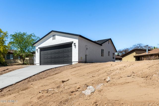 11506 W MISSOURI Avenue, Youngtown, AZ 85363