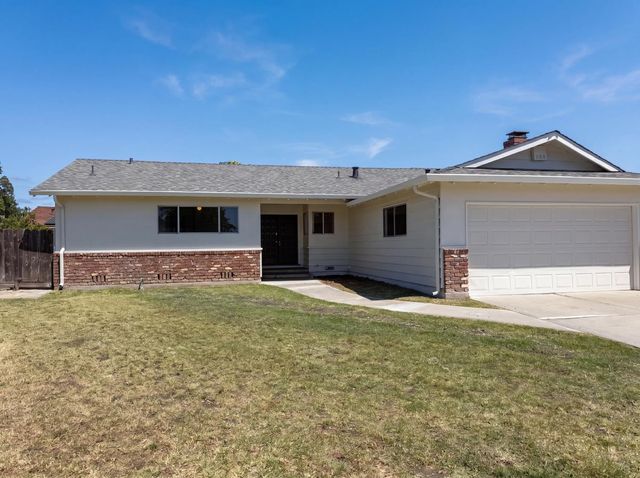 8845 Los Olivas Ct, Stockton, CA 95210
