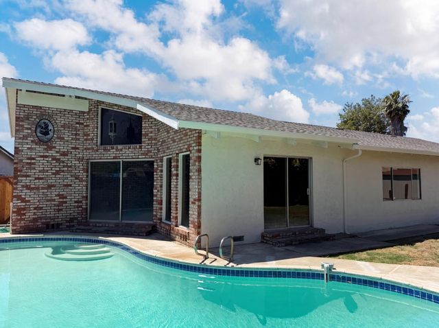 8845 Los Olivas Ct, Stockton, CA 95210