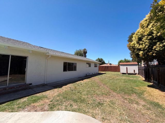 8845 Los Olivas Ct, Stockton, CA 95210