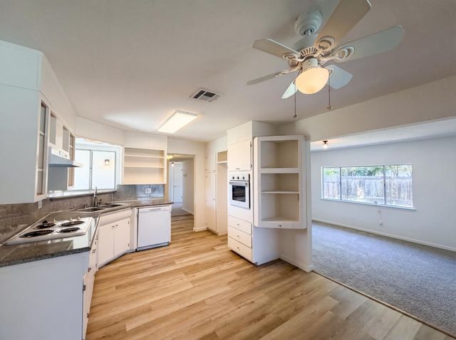 8845 Los Olivas Ct, Stockton, CA 95210