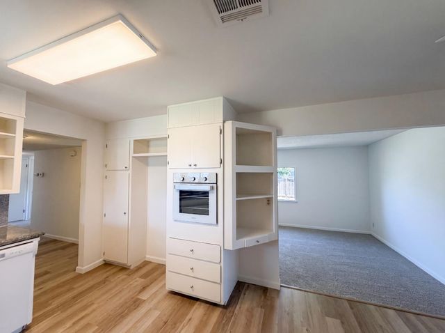 8845 Los Olivas Ct, Stockton, CA 95210