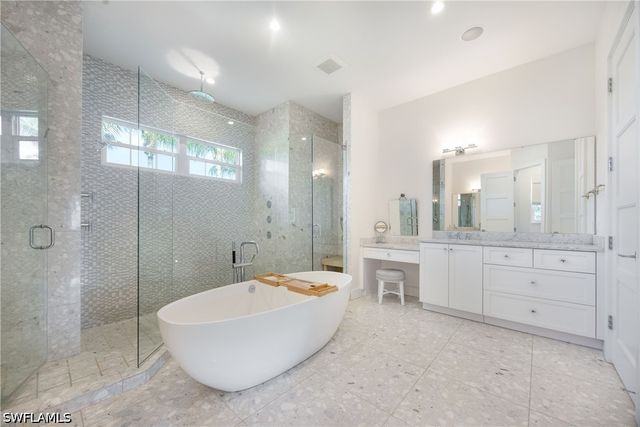 1571 Bonita LN, Naples, FL 34102