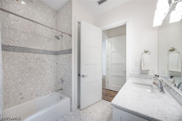 1571 Bonita LN, Naples, FL 34102
