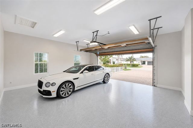 1571 Bonita LN, Naples, FL 34102