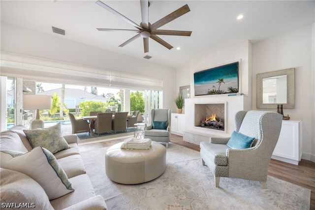 1571 Bonita LN, Naples, FL 34102