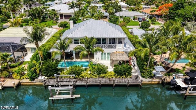 1571 Bonita LN, Naples, FL 34102