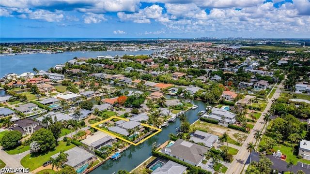 1571 Bonita LN, Naples, FL 34102