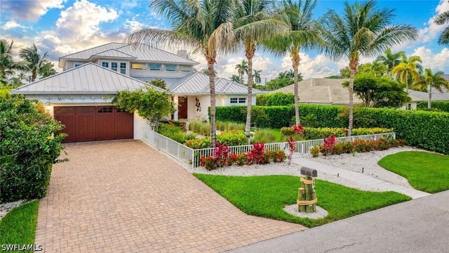 1571 Bonita LN, Naples, FL 34102