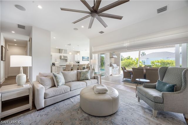 1571 Bonita LN, Naples, FL 34102