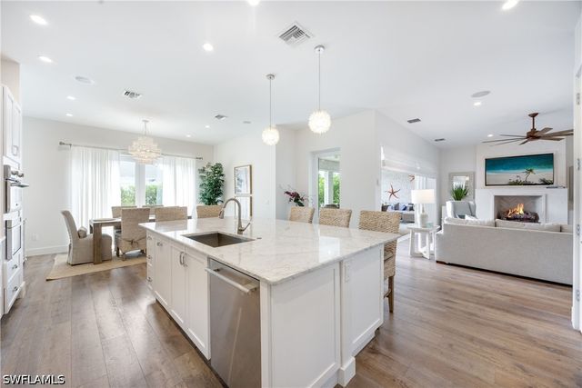 1571 Bonita LN, Naples, FL 34102