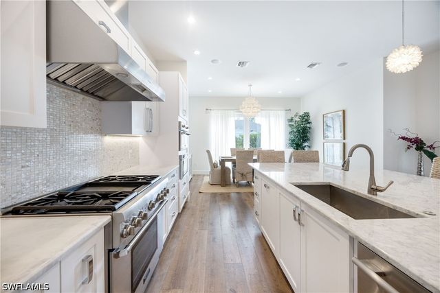 1571 Bonita LN, Naples, FL 34102