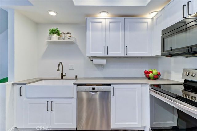 4570 Cove Dr A, Carlsbad, CA 92008