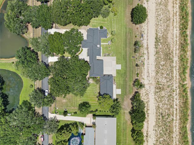 45 E Kitty Hawk Street, Richmond, TX 77406
