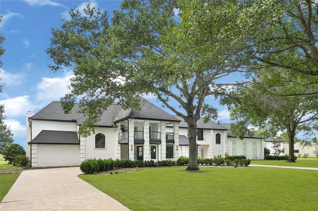 45 E Kitty Hawk Street, Richmond, TX 77406
