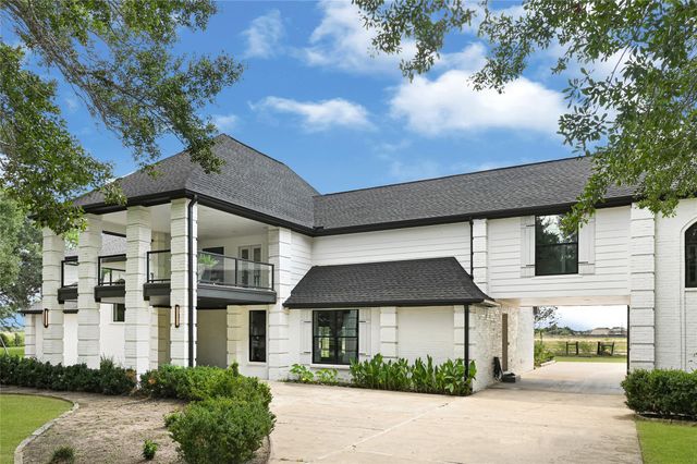 45 E Kitty Hawk Street, Richmond, TX 77406