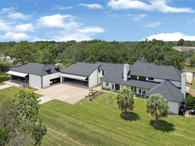 45 E Kitty Hawk Street, Richmond, TX 77406