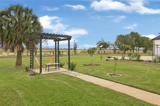 45 E Kitty Hawk Street, Richmond, TX 77406
