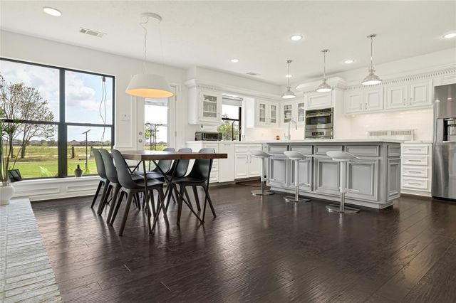 45 E Kitty Hawk Street, Richmond, TX 77406
