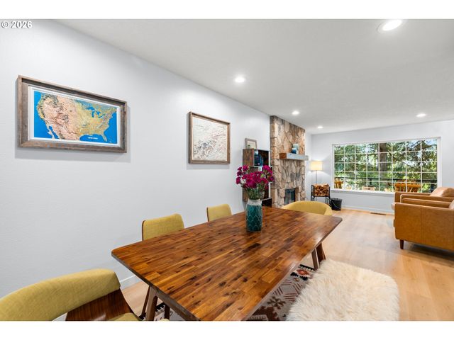 735 Sw CALDEW Dr, Portland, OR 97219