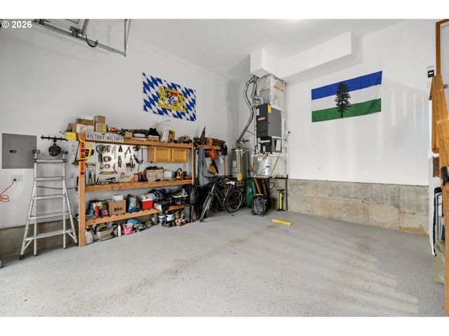735 Sw CALDEW Dr, Portland, OR 97219