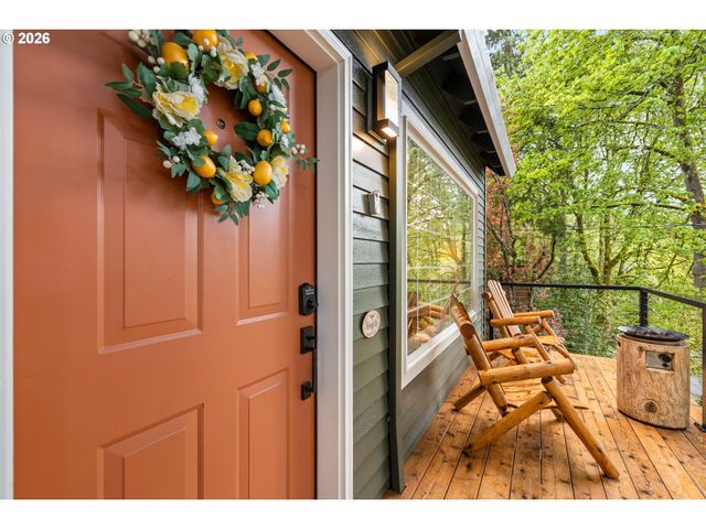 735 Sw CALDEW Dr, Portland, OR 97219