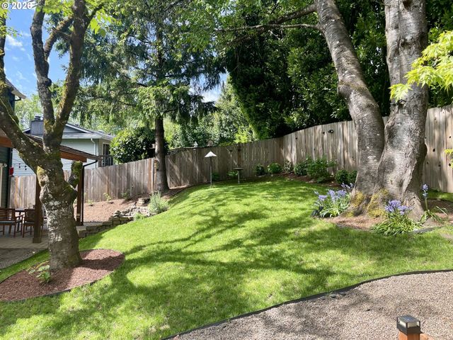 735 Sw CALDEW Dr, Portland, OR 97219