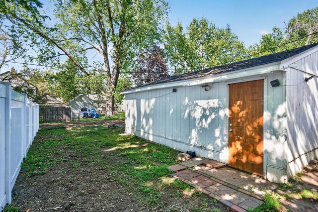 2519 3rd Avenue E, North Saint Paul, MN 55109