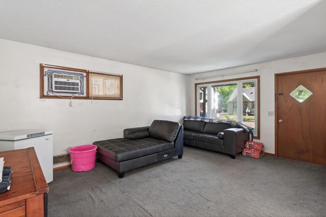 2519 3rd Avenue E, North Saint Paul, MN 55109