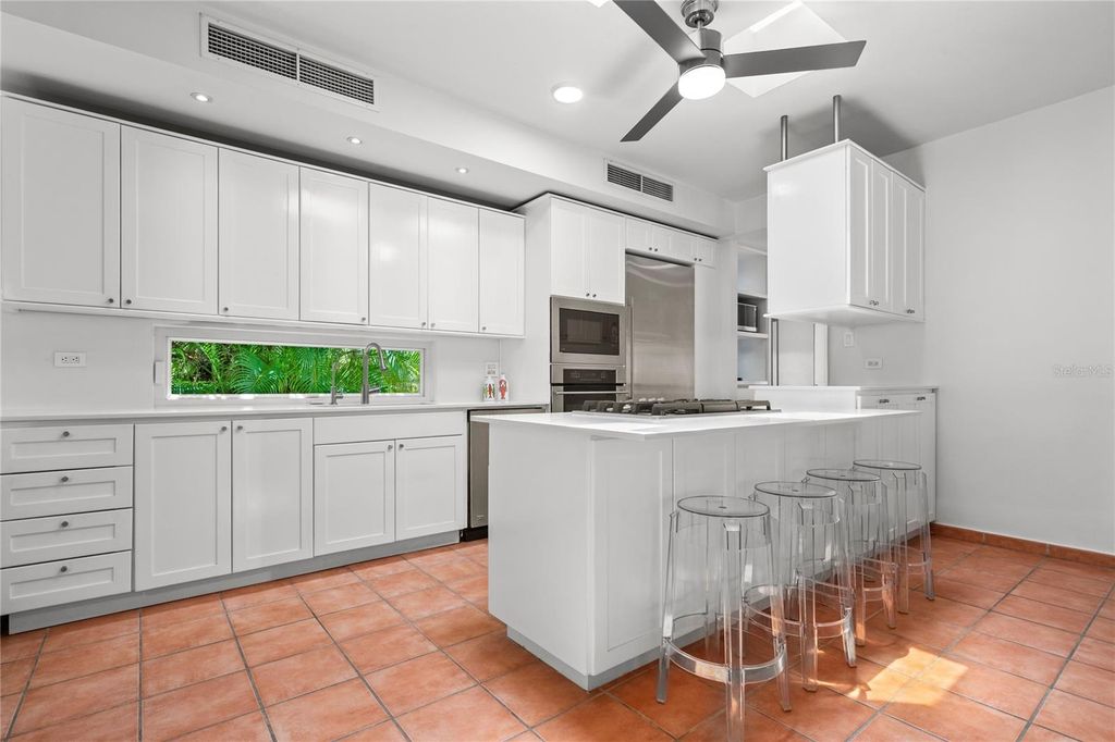 Image 11 of property listing at 388 DORADO BEACH EAST, Dorado, PR 00646