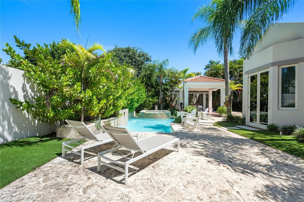 Image 4 of property listing at 388 DORADO BEACH EAST, Dorado, PR 00646