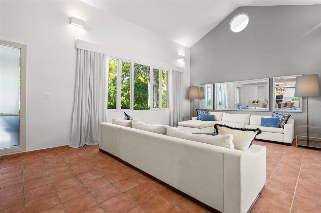 Image 8 of property listing at 388 DORADO BEACH EAST, Dorado, PR 00646