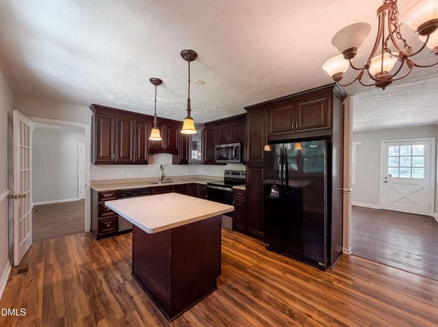 4060 Rosehill Road, Fayetteville, NC 28311
