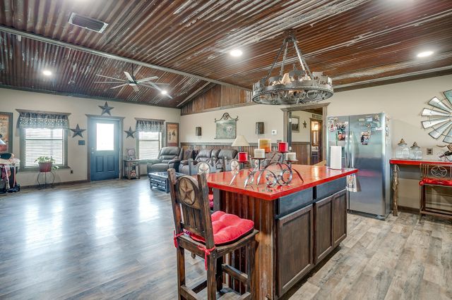 6550 Harkins Court, Tolar, TX 76476