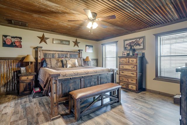 6550 Harkins Court, Tolar, TX 76476