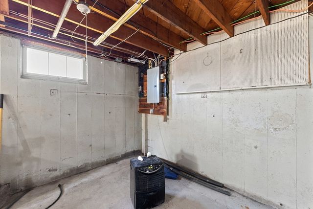 4 Crestwood Rd, Paxton, MA 01612